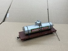 BACHMANN SPECTRUM ON30 NARROW GAUGE FREIGHT CAR WAGON ASSOCIATED TANK CAR NICE !