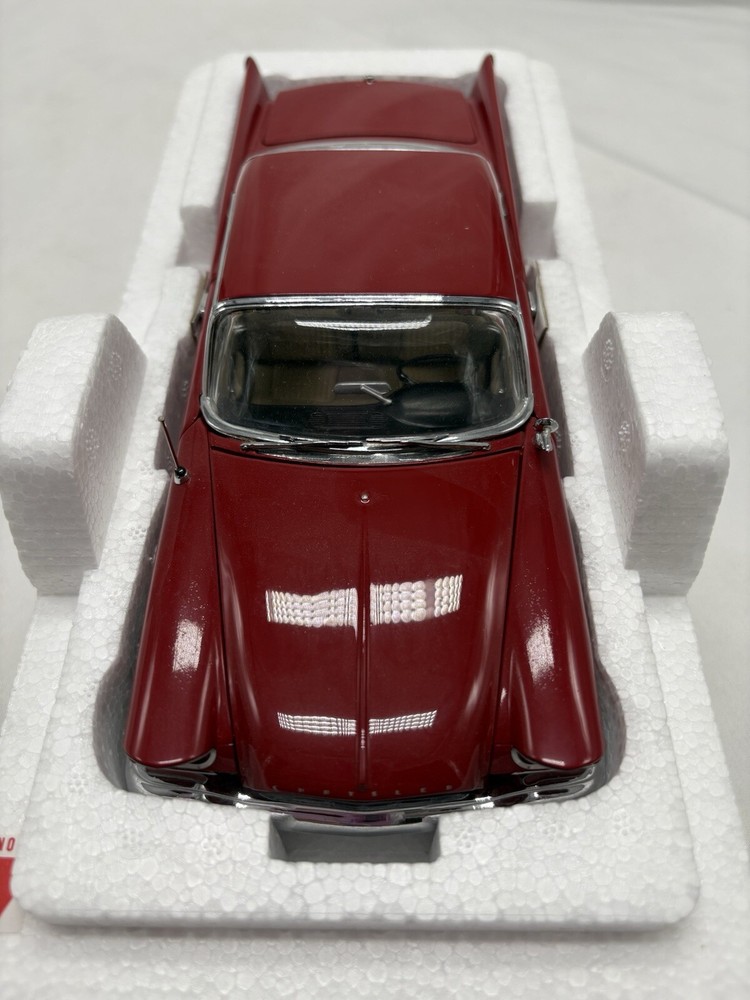 Danbury Mint 1958 Chrysler 300D 1:24 Diecast Model Car in Box