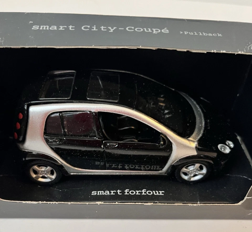 Smartware 1/43 Scale Model Car - 2004 Smart Forfour - Jet Black - Image 2 of 4