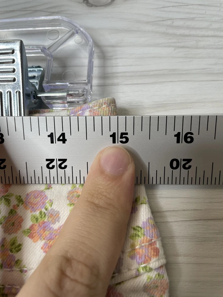 No Boundaries Shorts Womens Juniors 11 White Floral Print Stretch Denim Zip Fly - Image 4 of 4