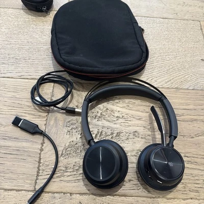 Como Nuevo Plantronics Poly Voyager Focus 2 UC Con Estuche USBc Dongle Equipos Zoom - Imagen 1 de 4
