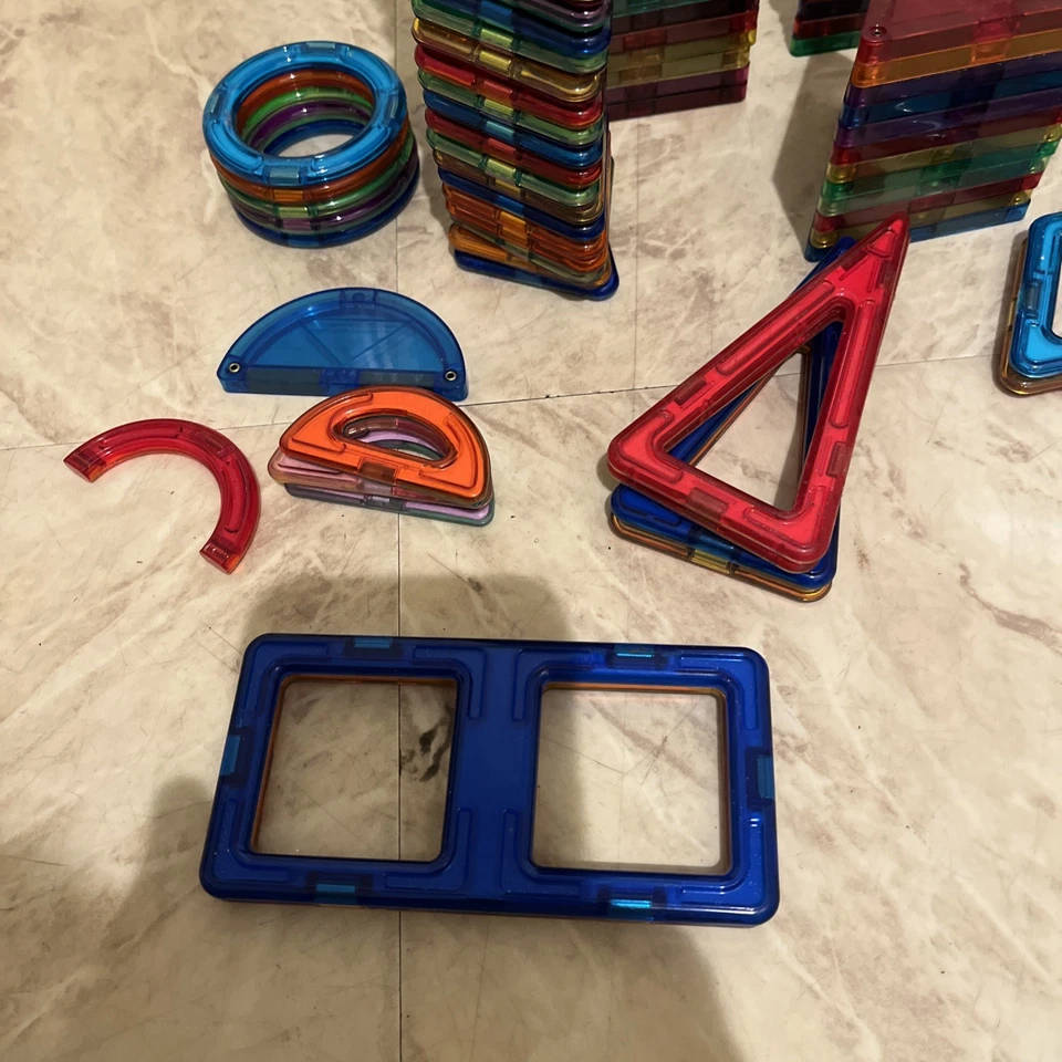 MagnaTiles Picasso Tiles Lot of 153 Pieces Mixed Shapes Squares Triangles - Image 4 of 4