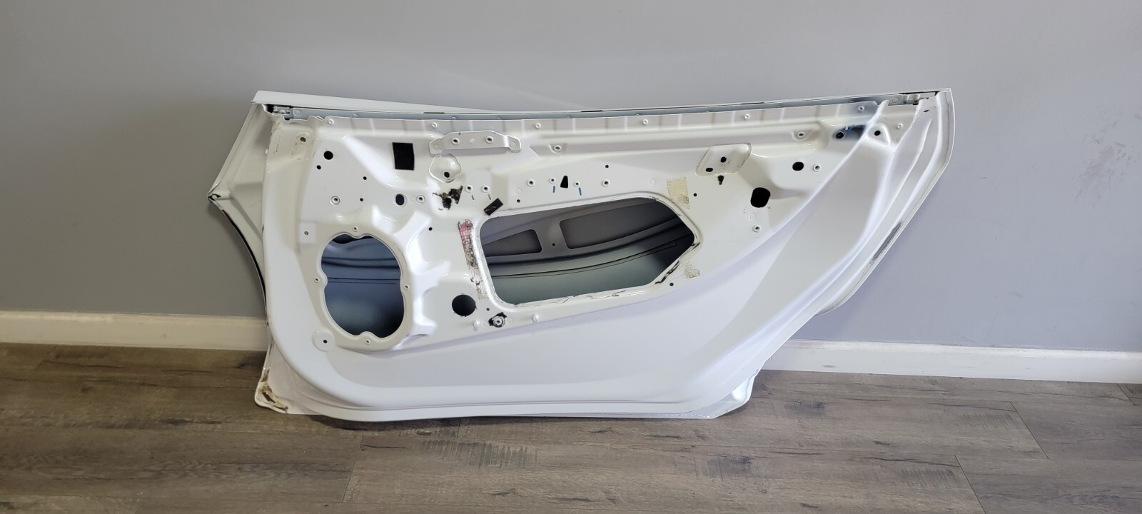MCLAREN GT FRONT RIGHT PASSENGER SIDE DOOR PANEL OEM 