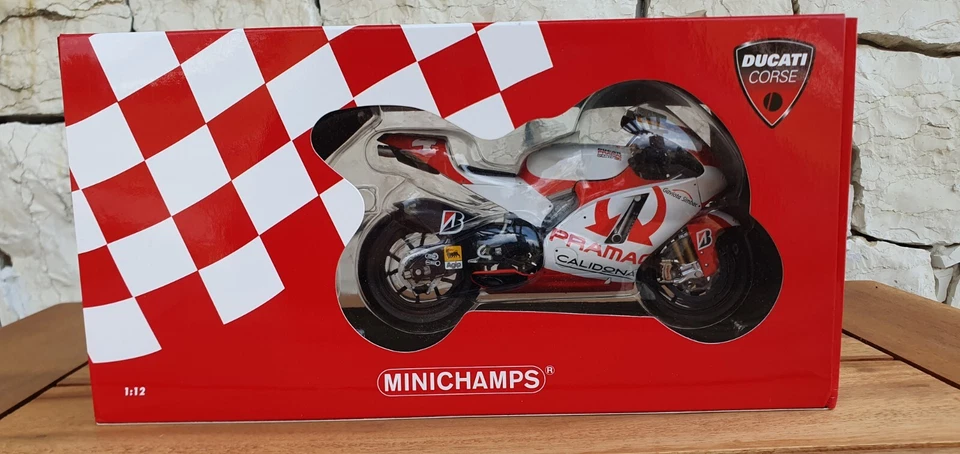Minichamps  1:12 Ducati Desmo 16 GP7 Alex Barros Moto GP2007-122070004 - Immagine 3 di 4