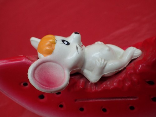 Vintage UNUSED Mouse On Watermelon Slice Plastic Bank w/ Stopper Hong Kong - Picture 8 of 16