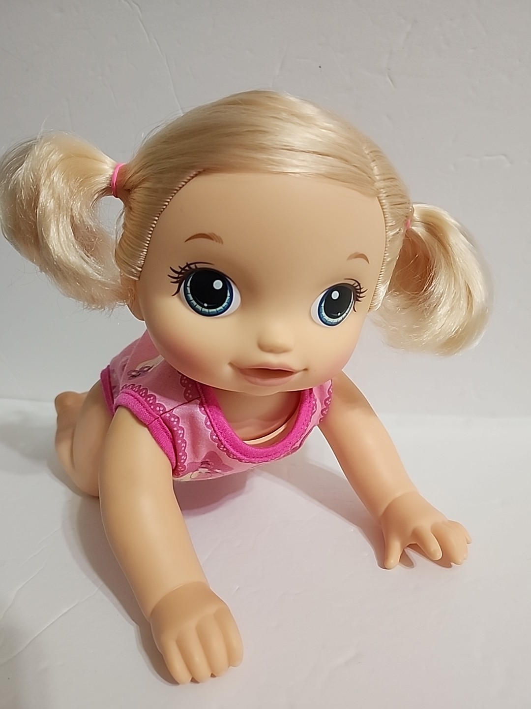 WORKS Hasbro Baby Alive Doll Go Bye Bye Blonde Crawls Origin