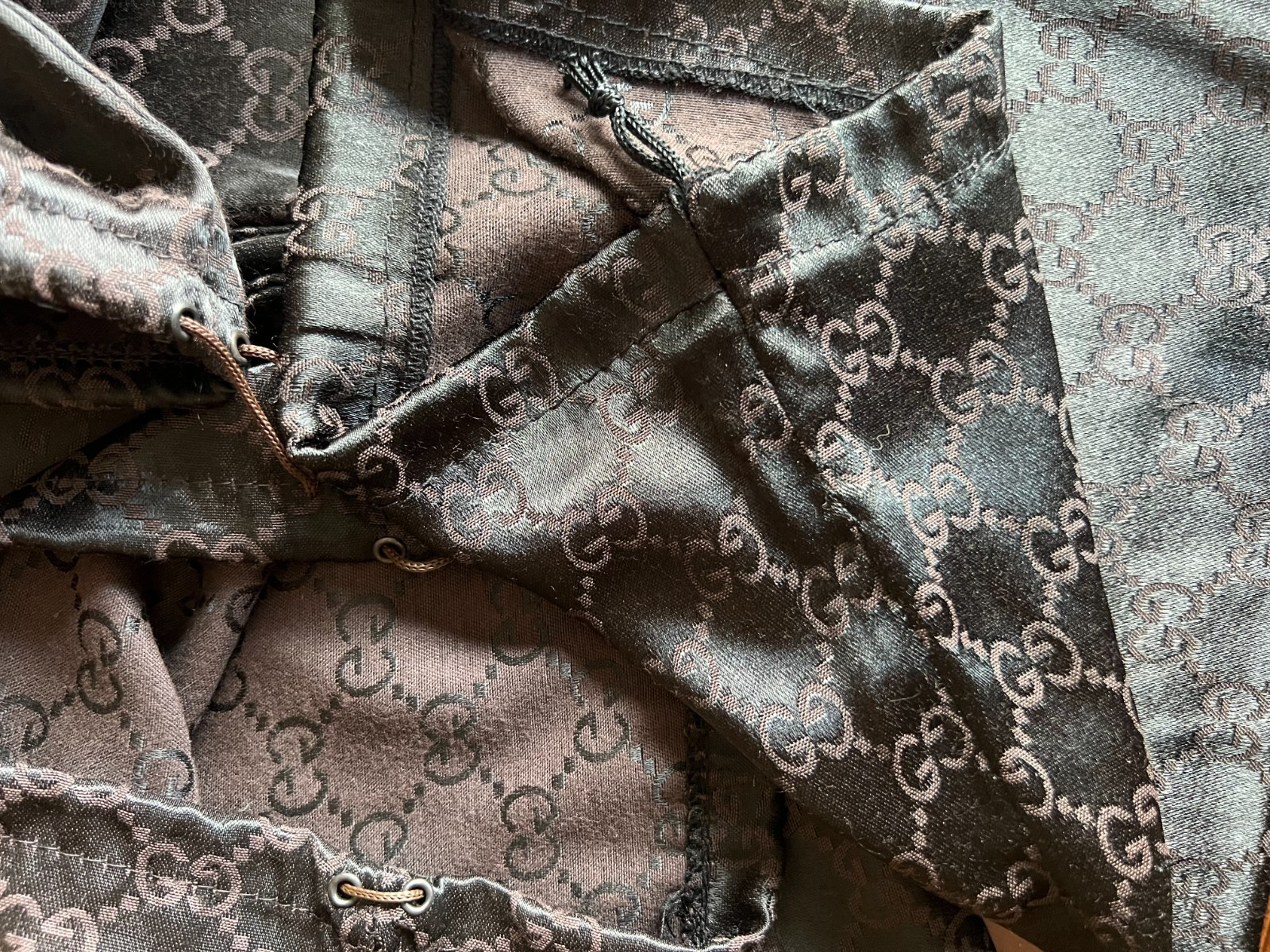 Auth GUCCI Drawstring Brown Satin MONOGRAM Purse … - image 3