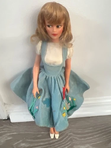 1965 Ideal M-12 Blonde Side Eye Glance