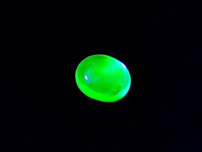 Fluorescent Green Spinel Cabochon Lab-Created 13x11mm UV Uranium