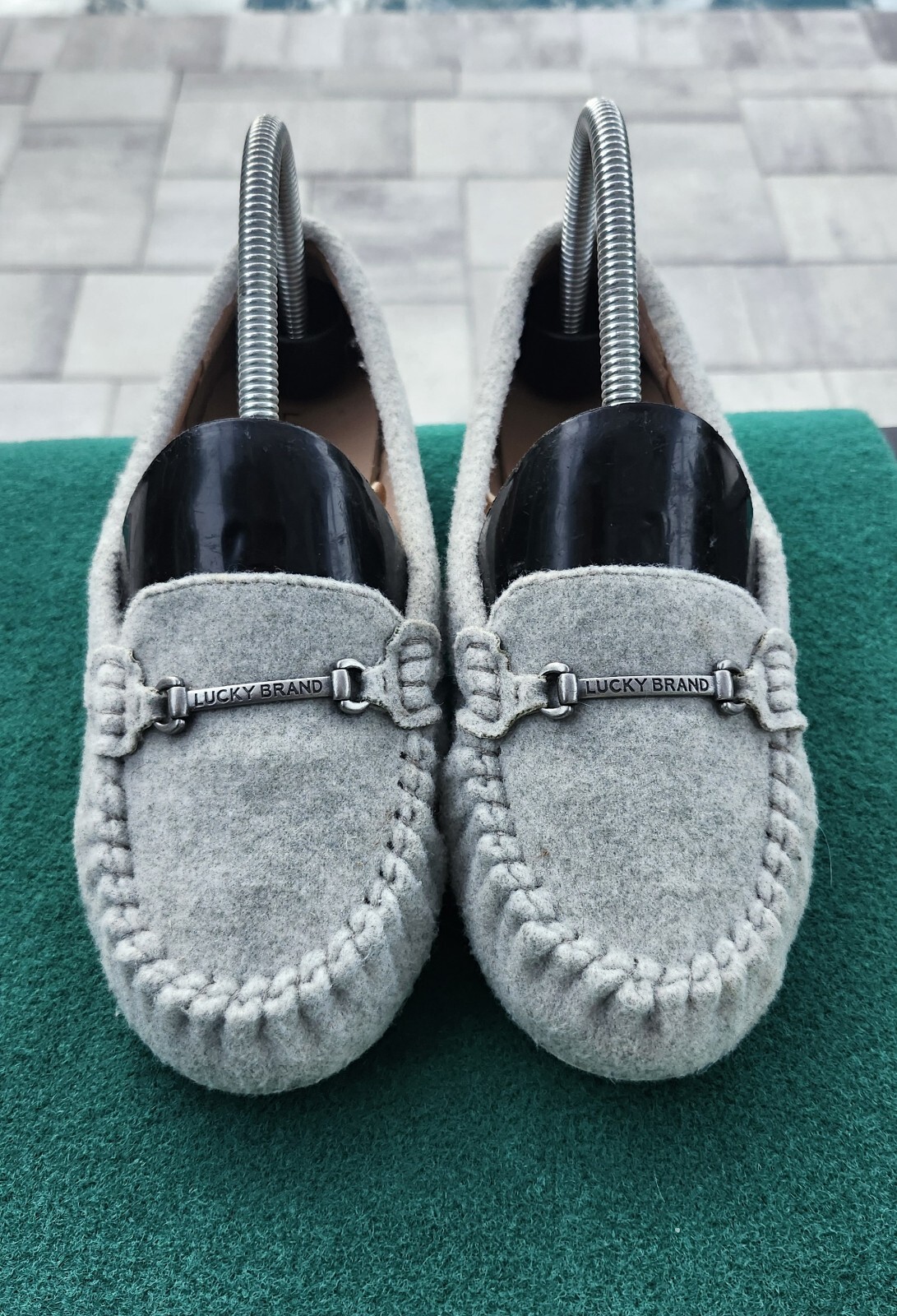 APL Scarpa Lucky Brand Slide On Ho grigio feltro lana marca fortunata logo bar donna taglia 7