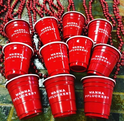 Blumenpflucker Liqueur Wanna Pflucker Shot Glass Necklace - Mardi Gras time -new - Picture 3 of 4