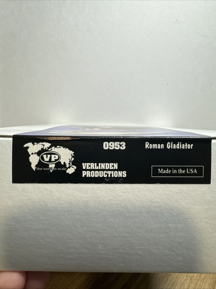 Verlinden 120mm (1/16) Roman Gladiator with Sword and Shield Vignette w/Base 953 - Image 3 of 4