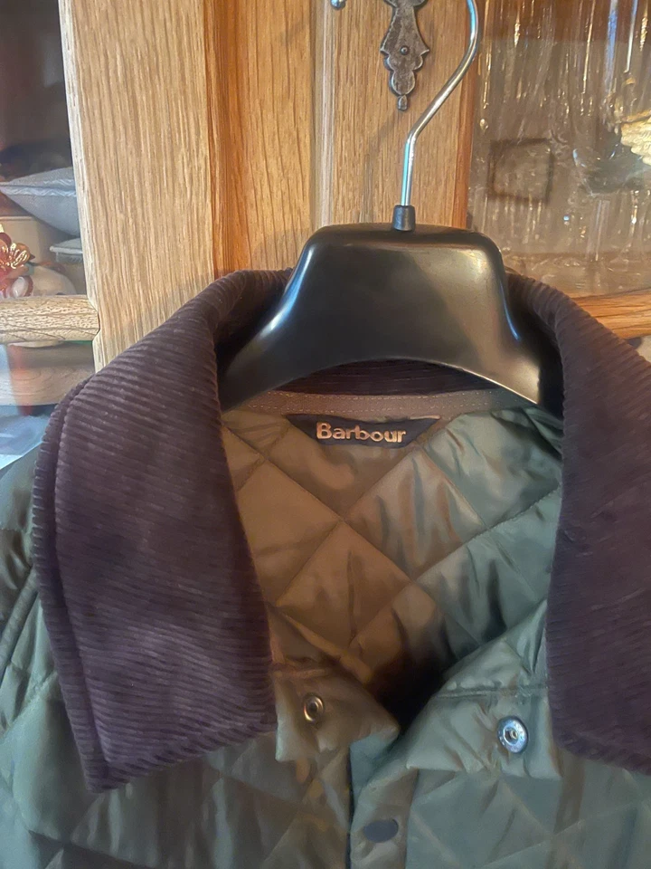 Barbour Steppjacke Herren Gr. L, Grün mit braunem Cordkragen - Bild 2 von 4