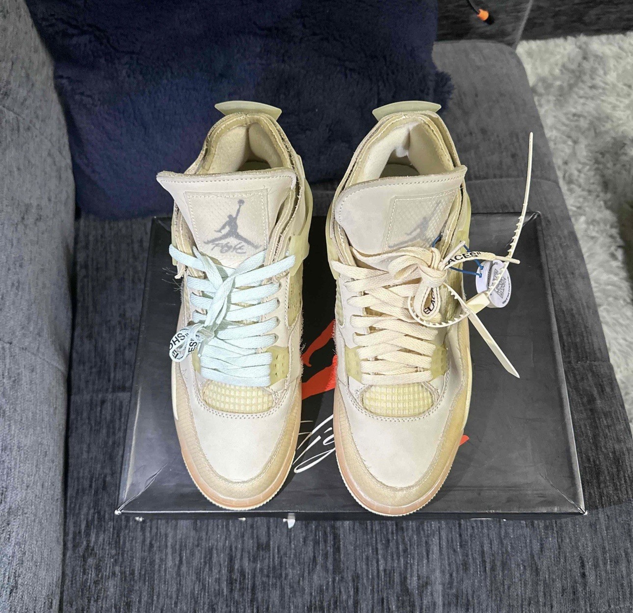 Size 10M/11.5W - Air Jordan 4 Retro Off-White Sail 2020 Pre-Owned CV9388-100 thumbnail 4