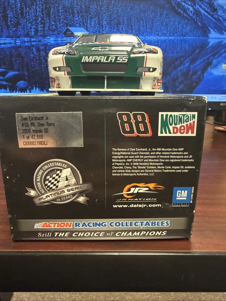 Dale Earnhardt Jr #88 Mountain Dew Retro Impala SS 2008 1/24 Acción NASCAR ¡Nuevo! Foto 3 de 4