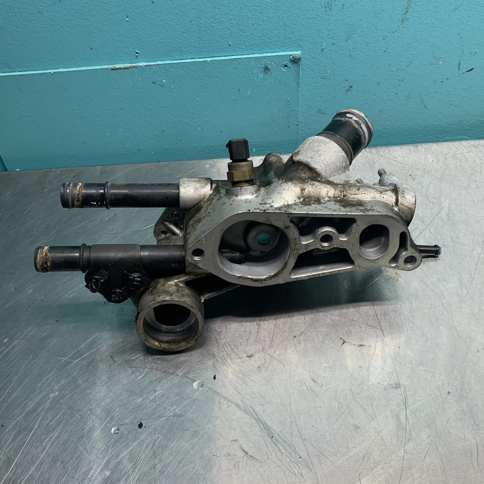 Carcasa termostato Hyundai Sonata Kia Rondo 2007-2010 2,4 L OEM Foto 4 de 4