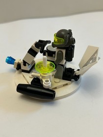 Retired LEGO Space 6815: Hovertron, 100% complete with manual!