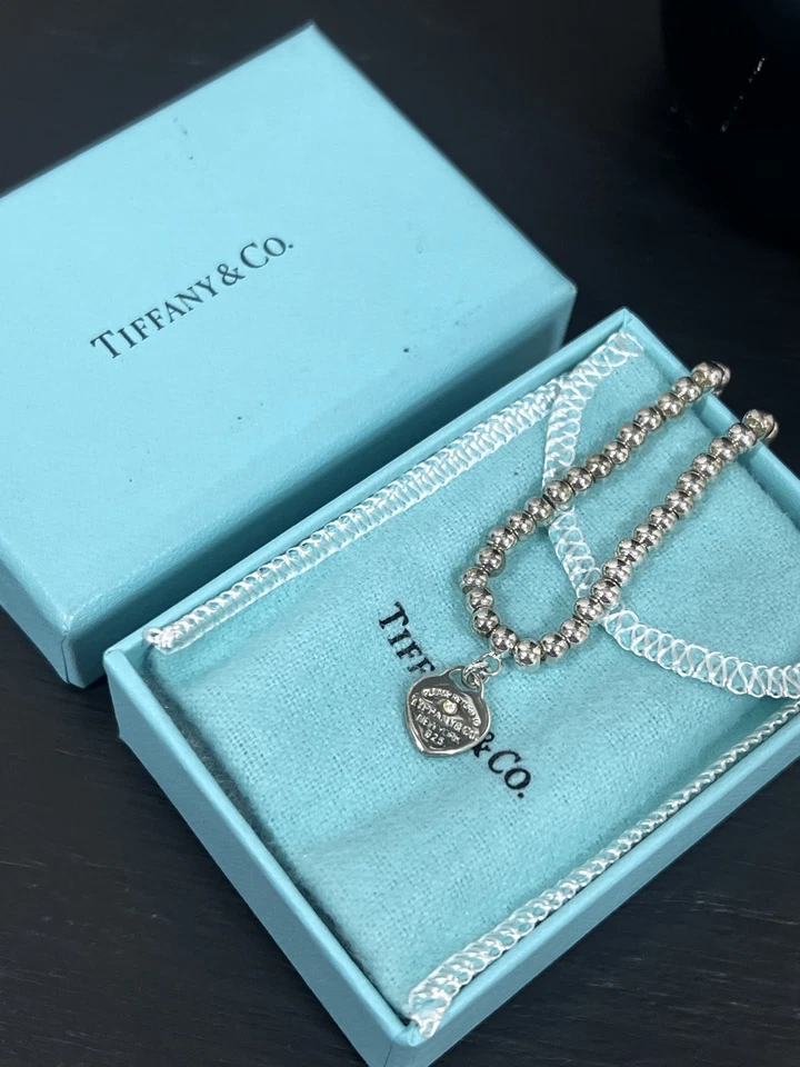 Brazalete Return to Tiffany & Co. Plata Esterlina Etiqueta Corazón y Cuentas Diamante 6.5" Foto 4 de 4