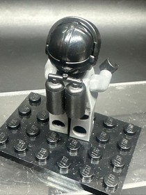 Lego Officer 2 Minifigure 5970 sp095 Space Police 3