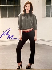 Leighton Meester Signed 8x10 Photo w/COA – Gossip Girl Actress