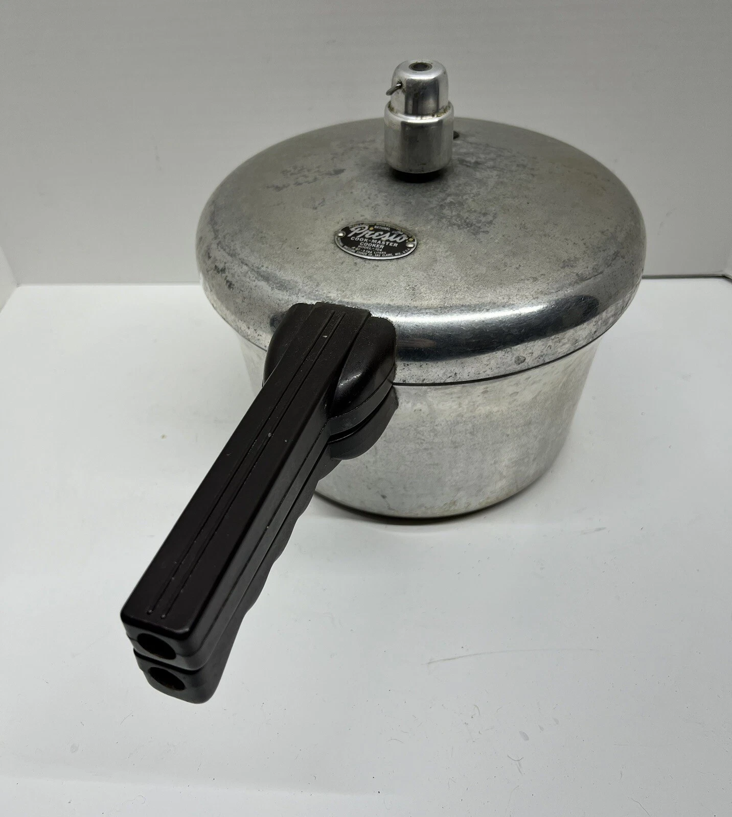 Vintage Presto Cook Master Cooker Model: 104 (4Qt) Pressure Cooker W/ Jiggler