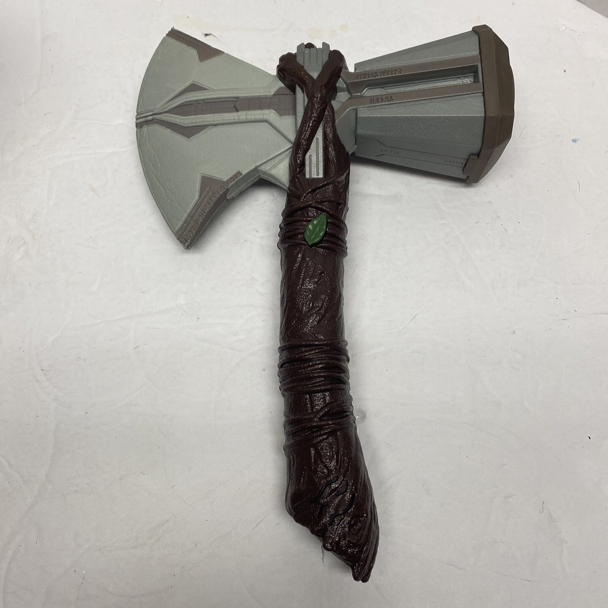 Action Figure Elettronica Thor Stormbreaker Strike – Scala 30 Cm – Con Suoni E Frasi – Marvel Studios