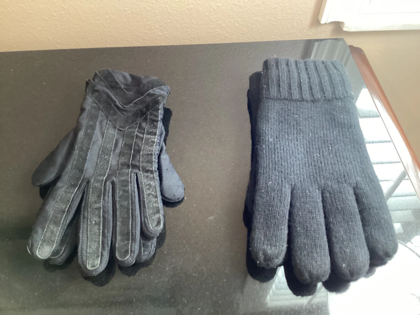 2 pair Gloves Men’s Black Winter Glove isotonerL/Thinsulate one size
