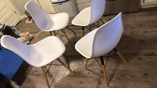Modern White Dining  Set of 4 And Table with Wooden Legs