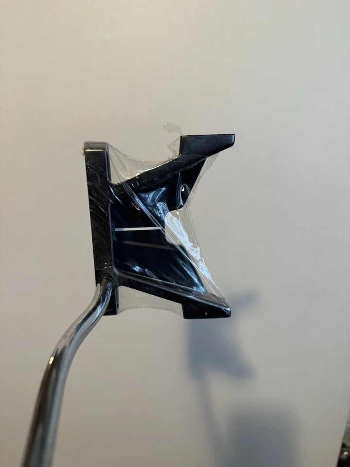 NIKE GOLF Method Core Drone Putter [34”] New Old Stock With Putter Cover - Image 3 of 4