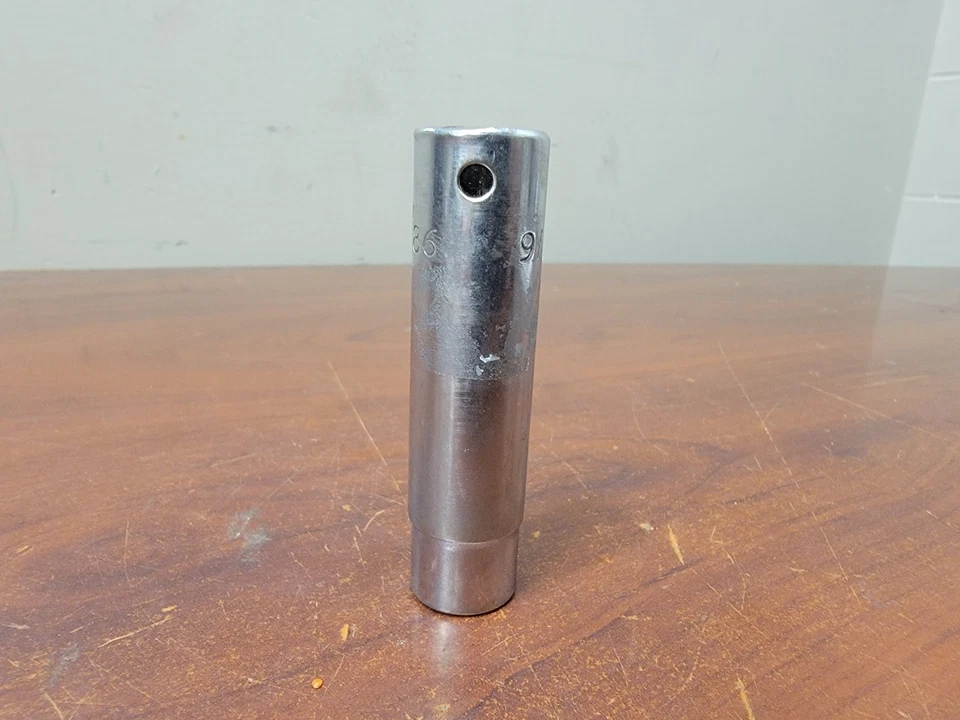 Mac Tools VD186 9/16" SAE Deep Socket 1/2" Drive 6 Point USA Chrome  - Image 3 of 4