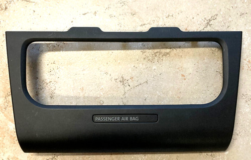 VW Golf 6 VI Bj.11 orig. Rahmen Verkleidung Radio 5K0858069P schwarz