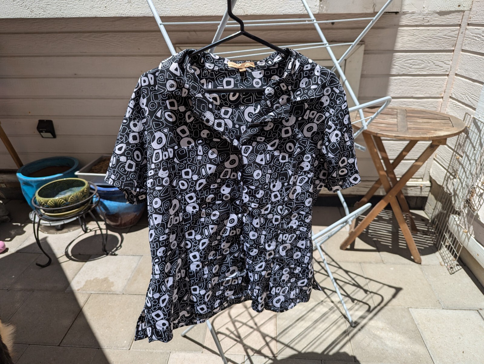 Abstract Pattern Black And White Button Down "Not… - image 1