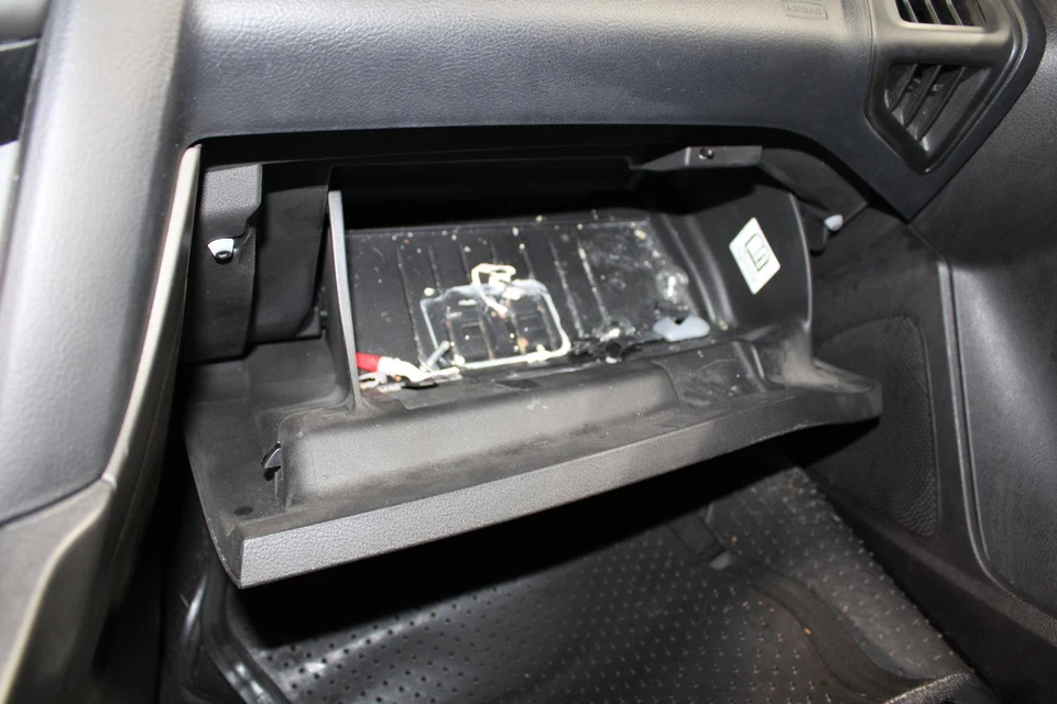 Guantera usada se adapta a: Ford Focus 2017 grado A Foto 2 de 4