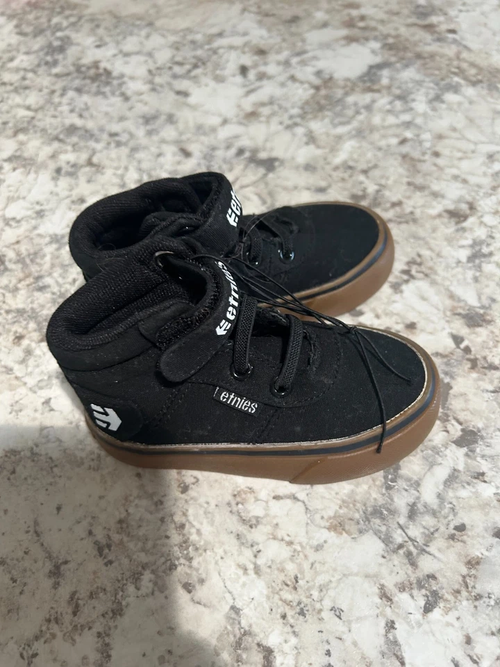 Etnies Black Kids Boys Size 6 High Tops Black Canvas Sneaker Shoes - Image 4 of 4