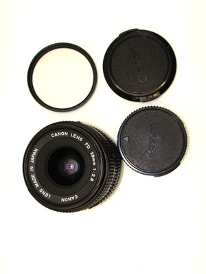 Canon FD 28mm f&frasl;2.8 Wide Angle 35mm Lens for Film Camera - Mint