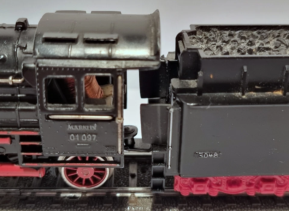 Märklin H0 3048 Dampflok mit Tender BR01 097 mit Rauch - Bild 3 von 4