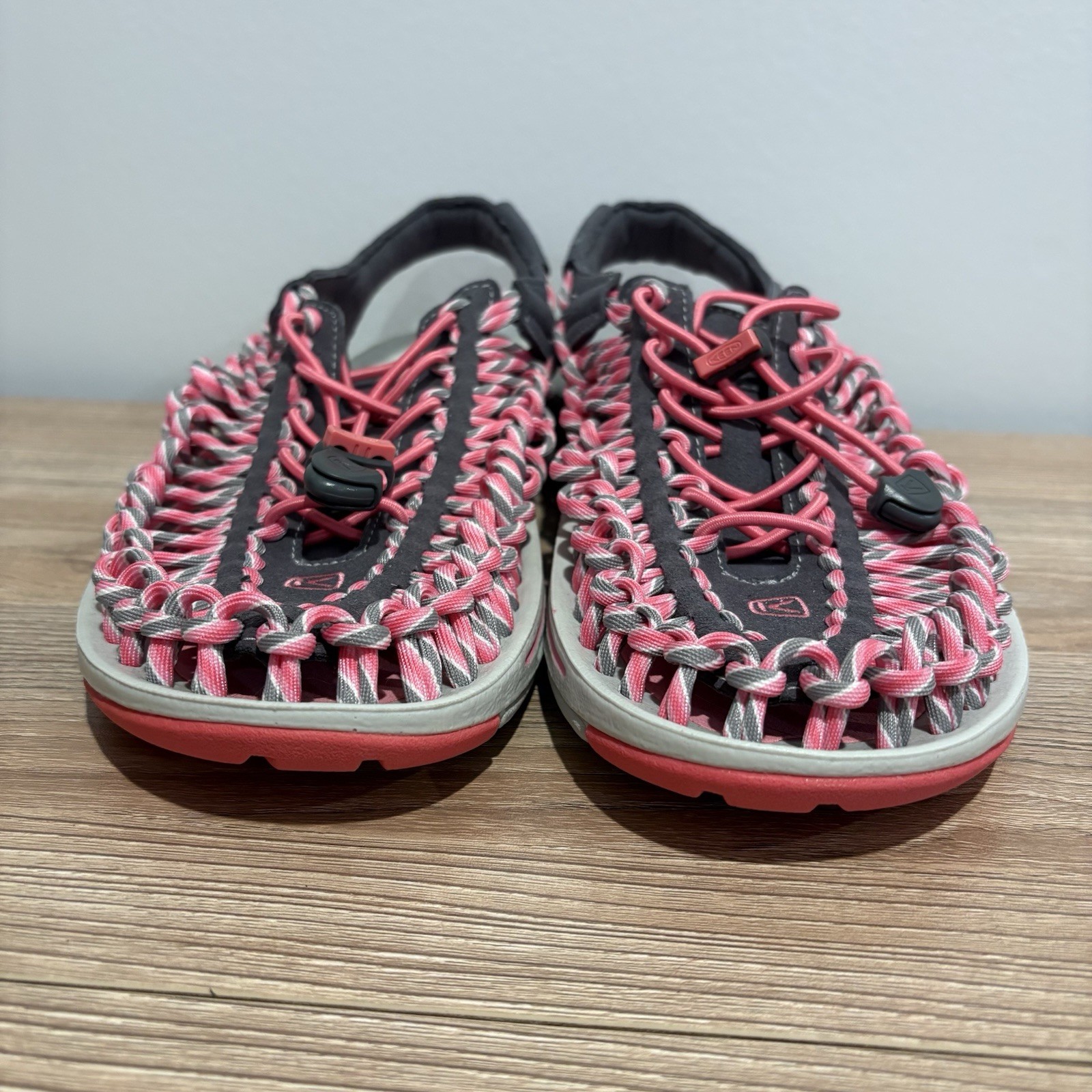 Sandali da pescatore Keen Uneek in corda intrecciata outdoor abbigliamento attivo rosa grigio taglia 8 5