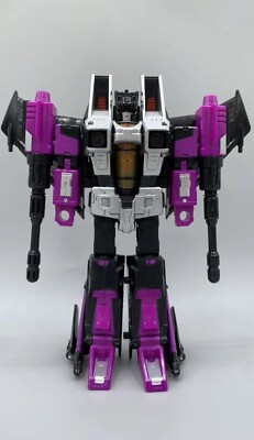 Authentic Hasbro Transformers Classics Battle For Autobot City Skywarp Complete