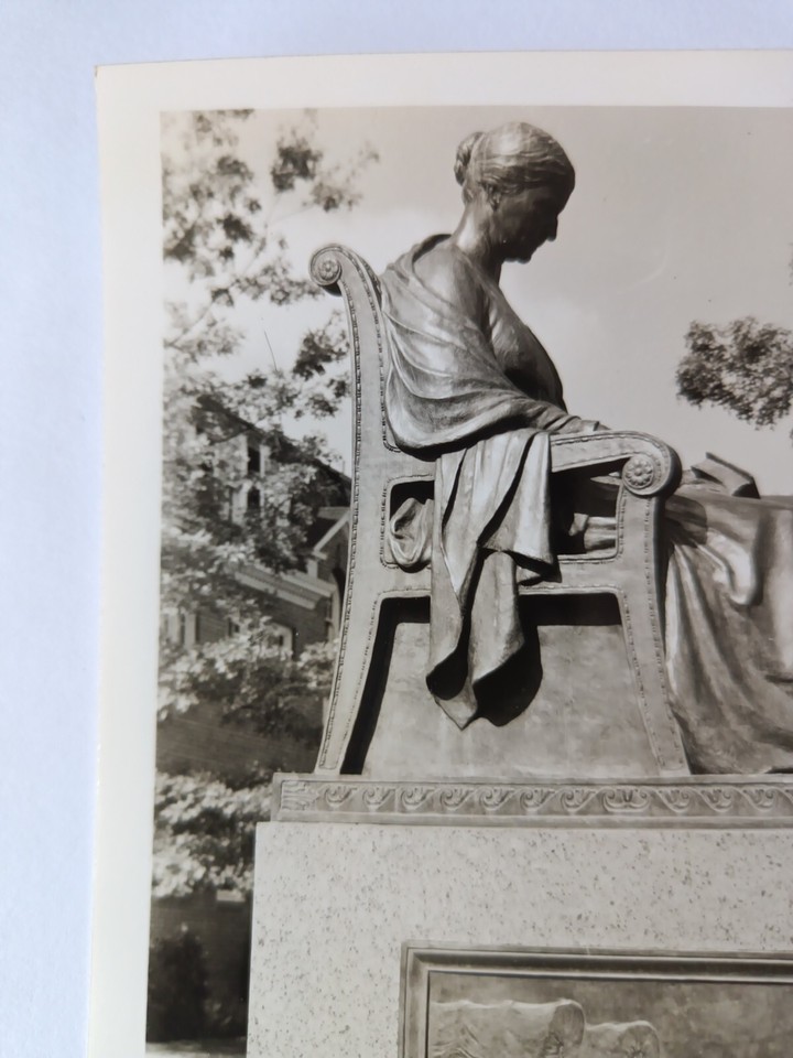 Vintage Postcard. Pioneer Mother, University Of Oregon. Eugene, Oregon