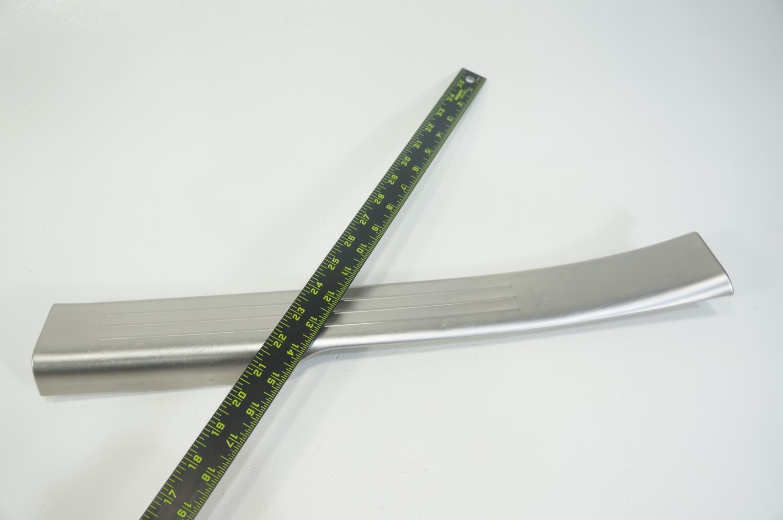 06-2012 Bentley Continental Flying Spur Rear Right Passenger Side Door Step Sill