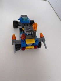 LEGO Alien Conquest Battle Lot: 7051 Tripod Invader & 7050 Alien Defender