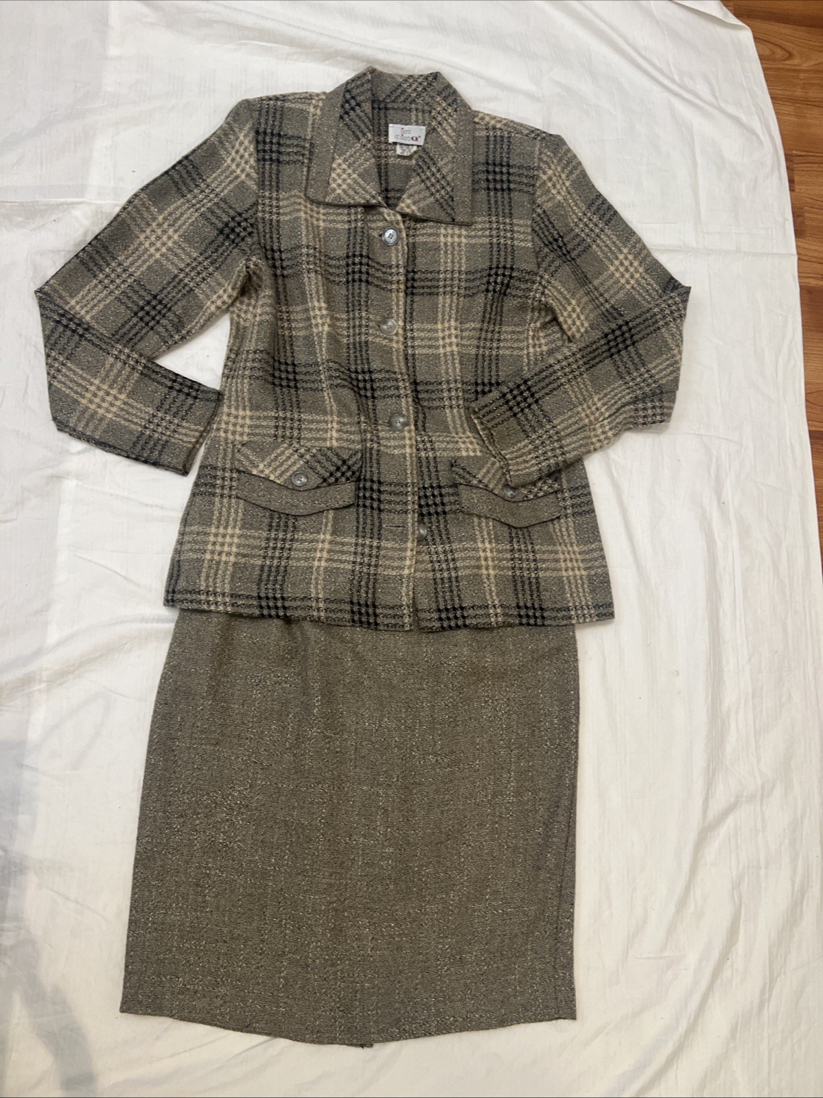 Vintage In Cinq Women’s Skirt Suit Size 8  Plaid Tweed Jacket Pencil Skirt Set