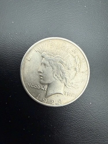 1924 P BRILLIANT UNCIRCULATED PEACE DOLLAR  $68 SILVER CONTENT