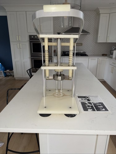 Healix Enterprises E-Z Cut Manual Whole Pineapple Peeling/Coring Machine