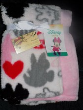 DISNEY BABY BLANKET MINNIE MOUSE SUPER SOFT SHERPA VELOUR LOGO HEAD HEART GIRL