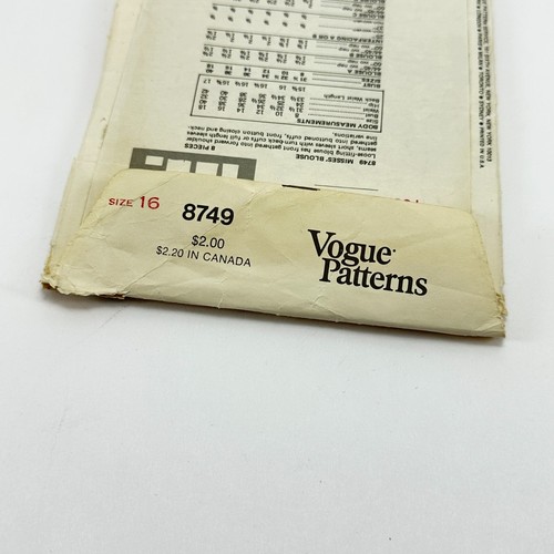 Vogue Patterns 8749 Size 16 Misses Blouse Cut Pattern and Instructions Vintage - Picture 7 of 8