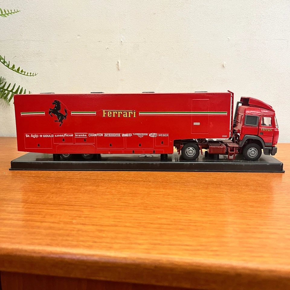 Ferrari Iveco F1 Team Camión Carrera Transportador Diecast Modelo #1 Foto 4 de 4
