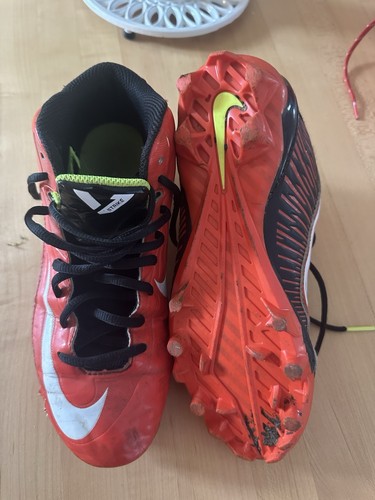 Nike Vapor Football Cleats Size 6 Youth Red