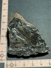 Pyrolusit-Stibnit (Stibiconit), China, Mineralien N°336/B28