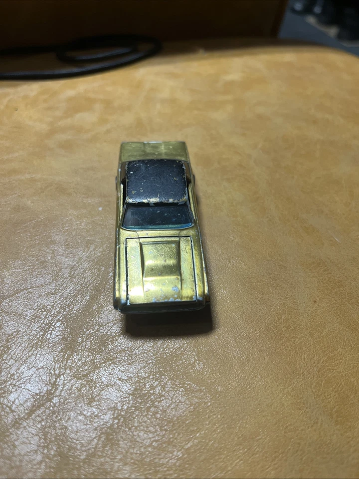 VINTAGE 1968 REDLINES HOT WHEELS GOLD CUSTOM T-BIRD, BROWN INTERIOR, BLACK ROOF - Image 3 of 4